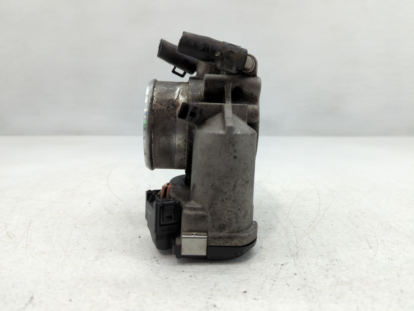 2009-2014 Hyundai Genesis Throttle Body P/N:35100-2C300 Fits Fits 2009 2010 2011 2012 2013 2014 OEM Used Auto Parts - Oemuse