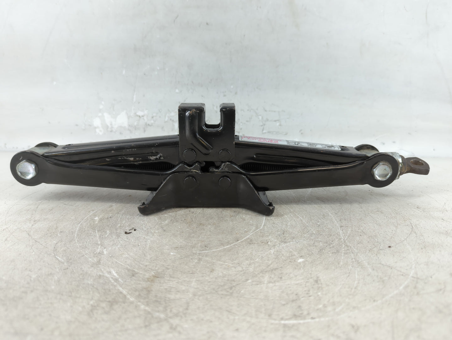 2012 Hyundai Genesis Spare Scissor Car Jack - Oemusedautoparts1.com