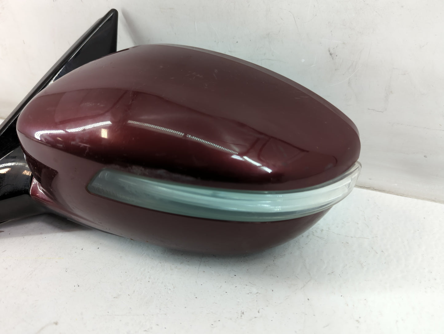 2012-2014 Hyundai Genesis Driver Side View Mirror - Left Door Mirror OEM Used - Oemusedautoparts1.com