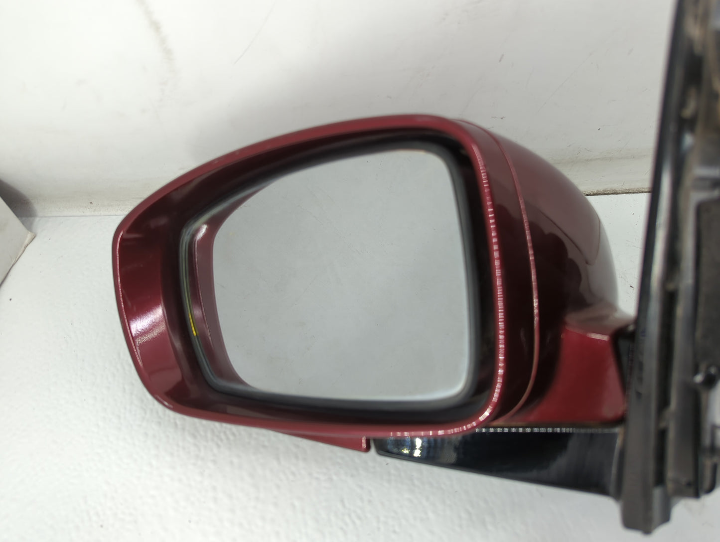 2012-2014 Hyundai Genesis Driver Side View Mirror - Left Door Mirror OEM Used - Oemusedautoparts1.com