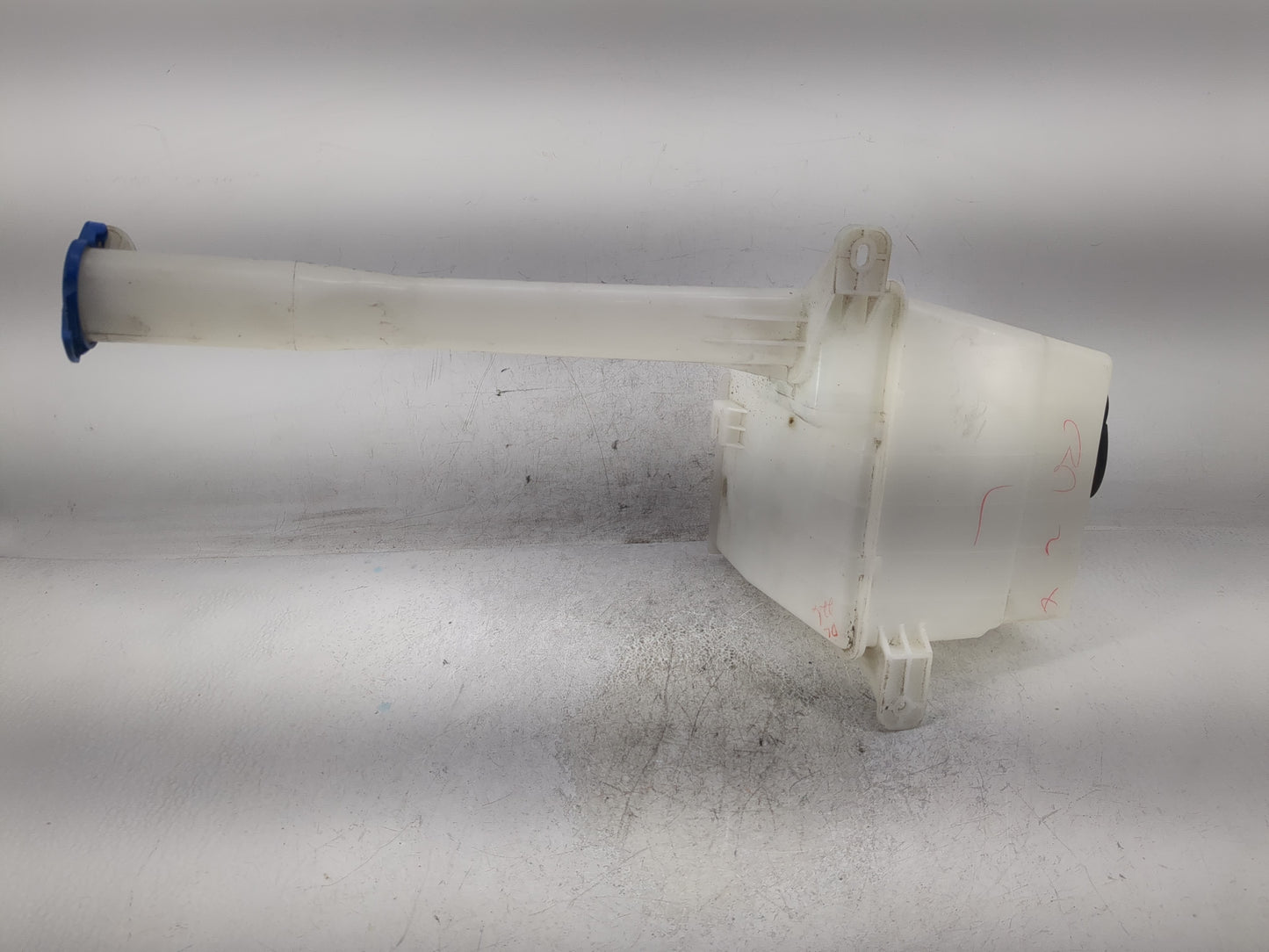 2010-2012 Hyundai Santa Fe Windshield Washer Fluid Reservoir Bottle Oem 1248819 - Oemusedautoparts1.com