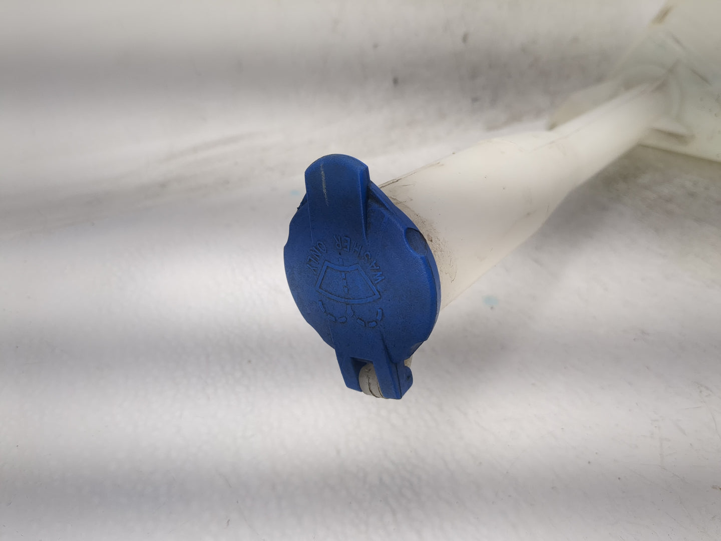 2010-2012 Hyundai Santa Fe Windshield Washer Fluid Reservoir Bottle Oem 1248819 - Oemusedautoparts1.com