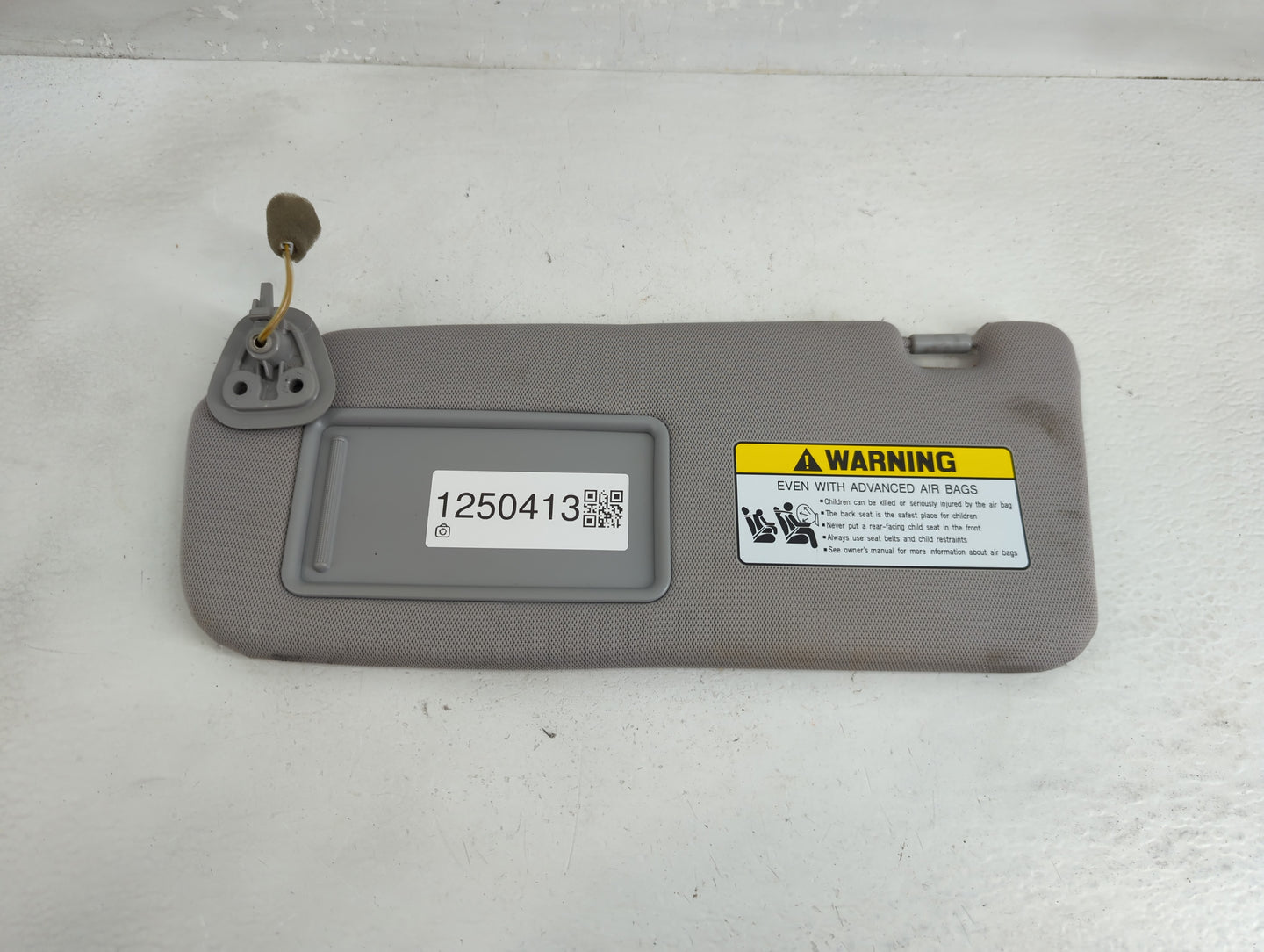 2010-2012 Hyundai Santa Fe Sun Visor Shade Replacement Driver Left Mirror Fits Fits 2010 2011 2012 OEM Used Auto Parts - Oem