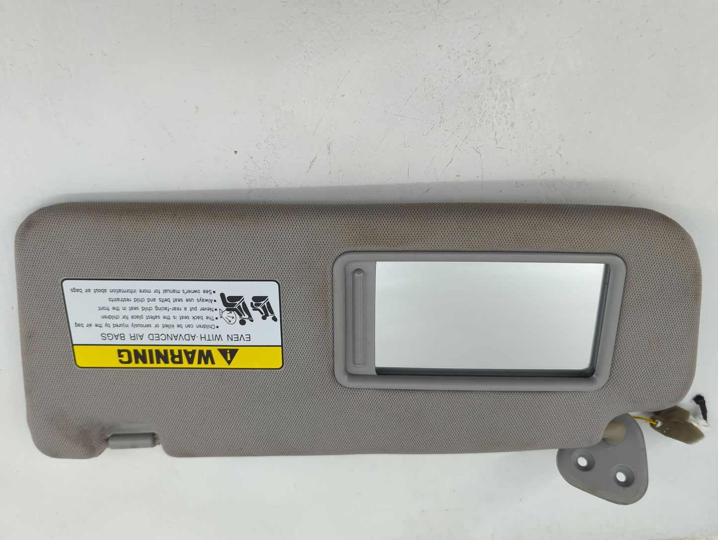 2010-2012 Hyundai Santa Fe Sun Visor Shade Replacement Driver Left Mirror Fits Fits 2010 2011 2012 OEM Used Auto Parts - Oem