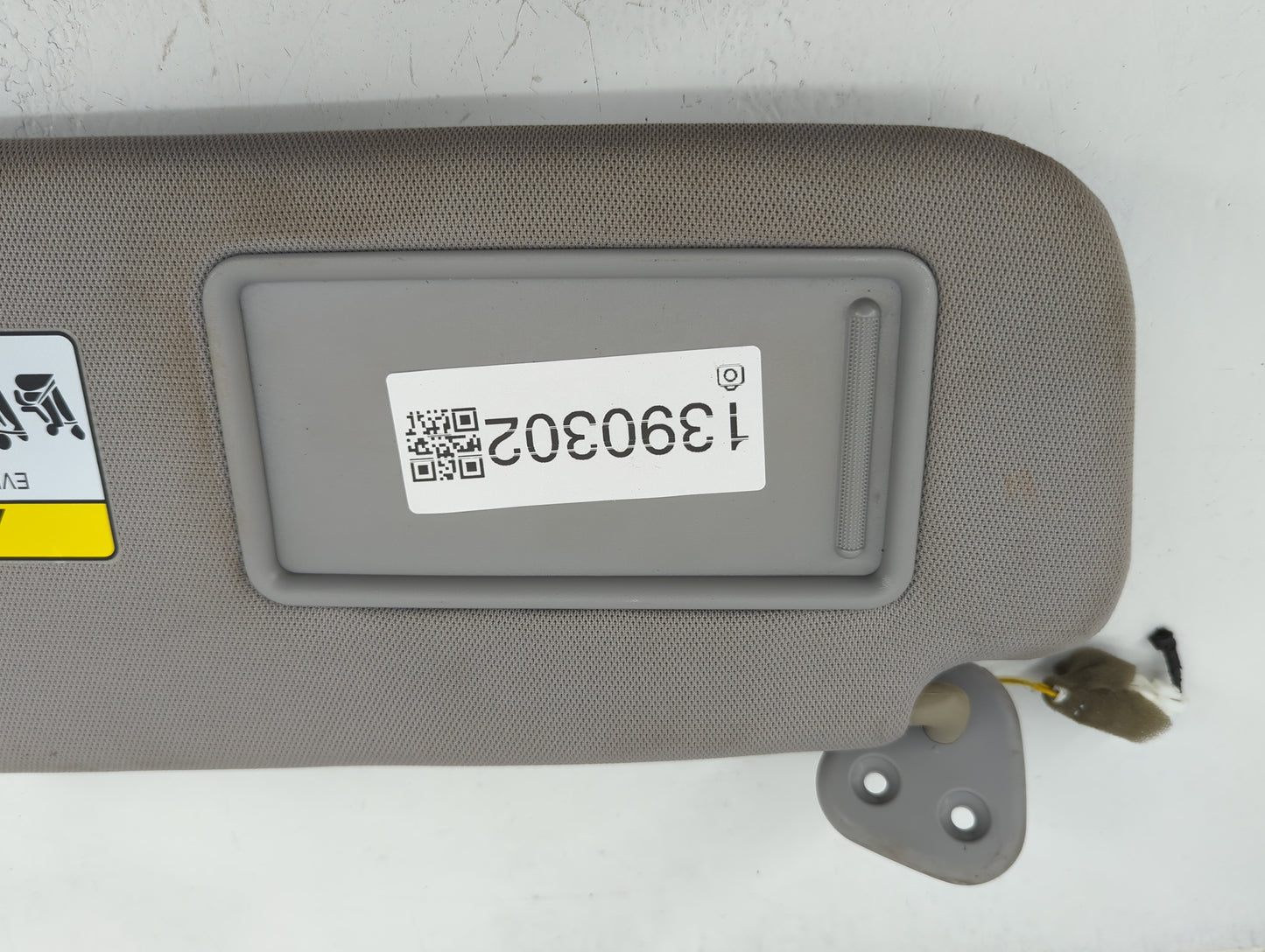 2010-2012 Hyundai Santa Fe Sun Visor Shade Replacement Driver Left Mirror Fits Fits 2010 2011 2012 OEM Used Auto Parts - Oem