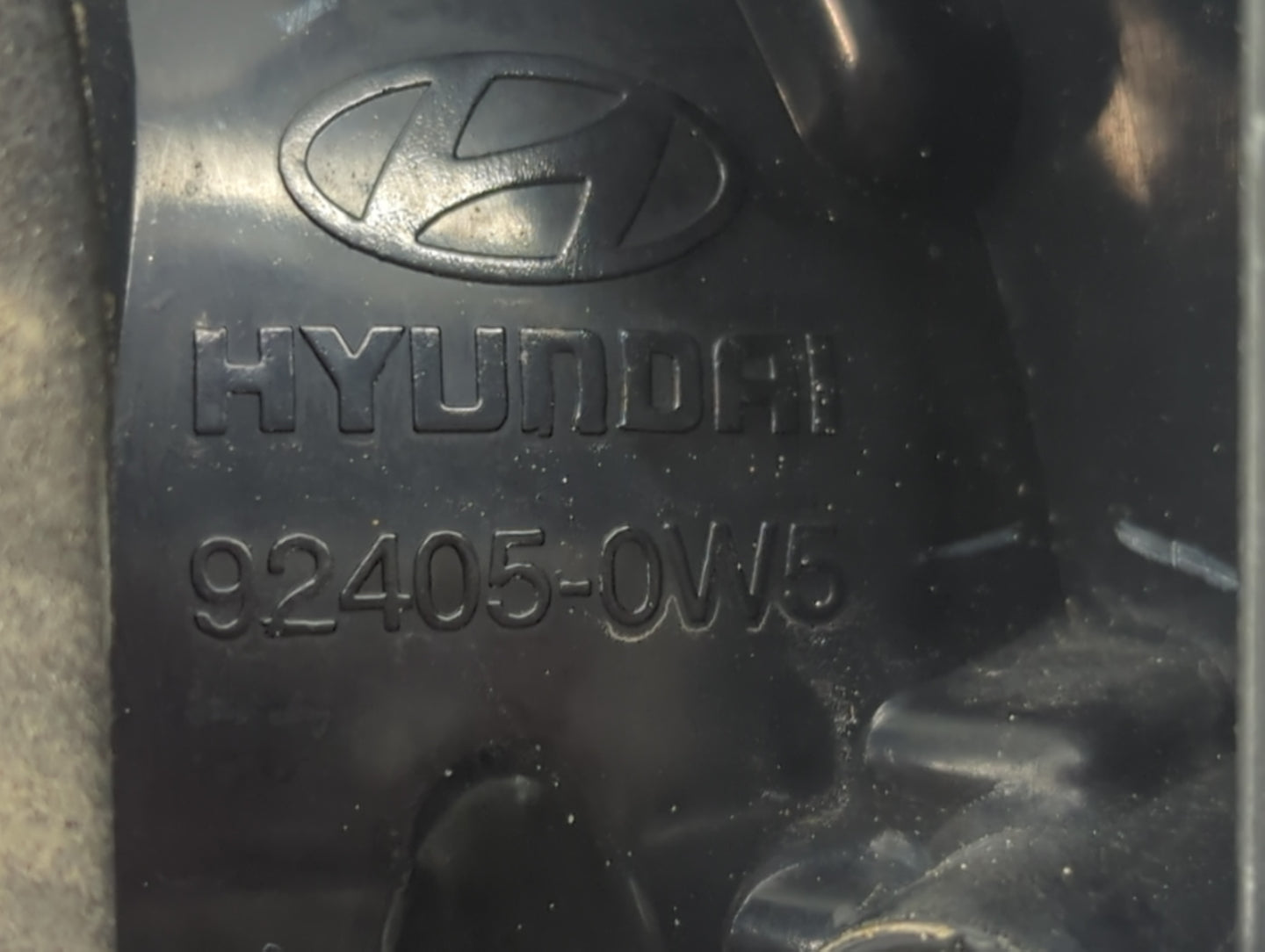 2010-2012 Hyundai Santa Fe Tail Light Assembly Driver Left OEM P/N:92405-0W5 Fits Fits 2010 2011 2012 OEM Used Auto Parts - 