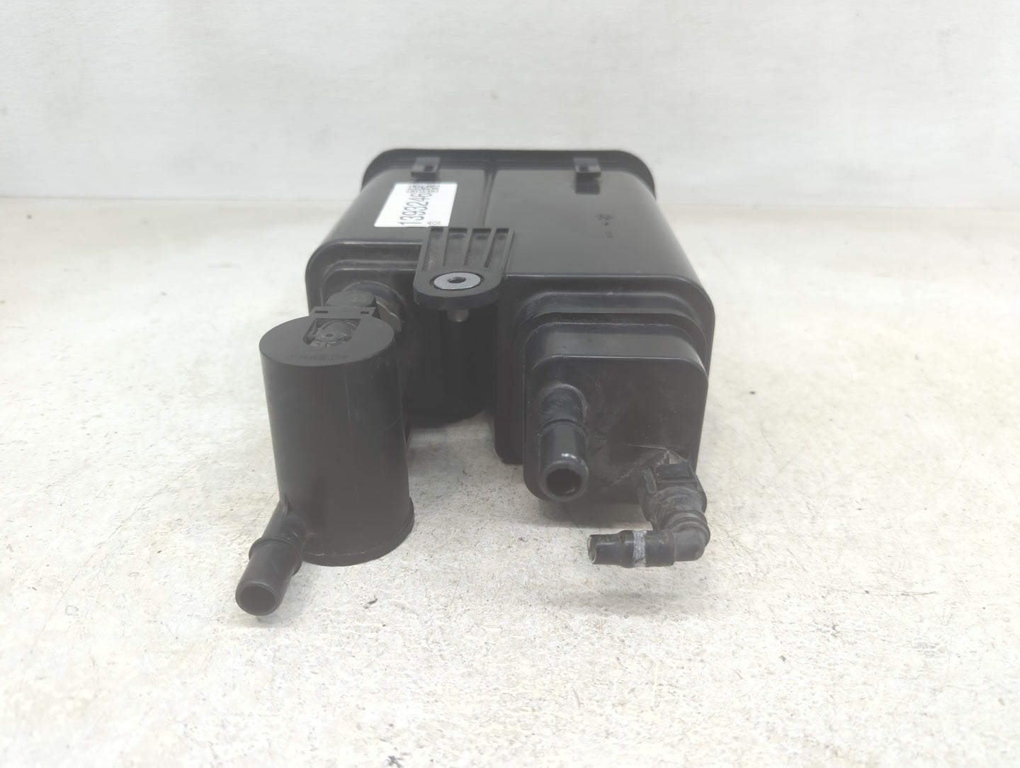 2012 Hyundai Santa Fe Fuel Vapor Charcoal Canister - Oemusedautoparts1.com