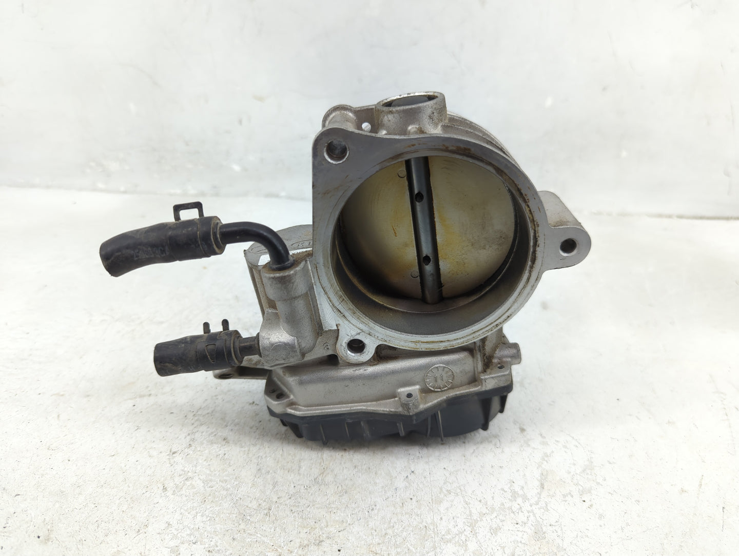 2010-2012 Hyundai Santa Fe Throttle Body P/N:351003C700 Fits Fits 2010 2011 2012 2013 2014 OEM Used Auto Parts - Oemusedauto