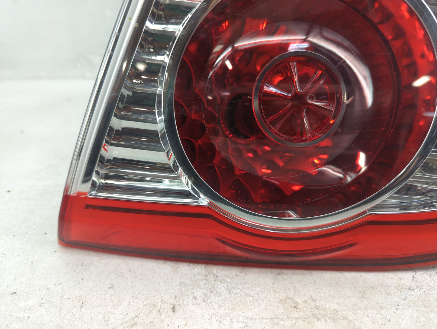 2010-2012 Hyundai Santa Fe Tail Light Assembly Driver Left OEM Fits Fits 2010 2011 2012 OEM Used Auto Parts - Oemusedautopar