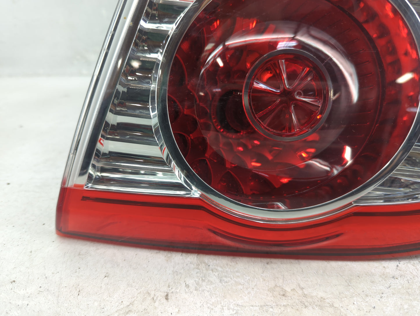 2010-2012 Hyundai Santa Fe Tail Light Assembly Driver Left OEM Fits Fits 2010 2011 2012 OEM Used Auto Parts - Oemusedautopar
