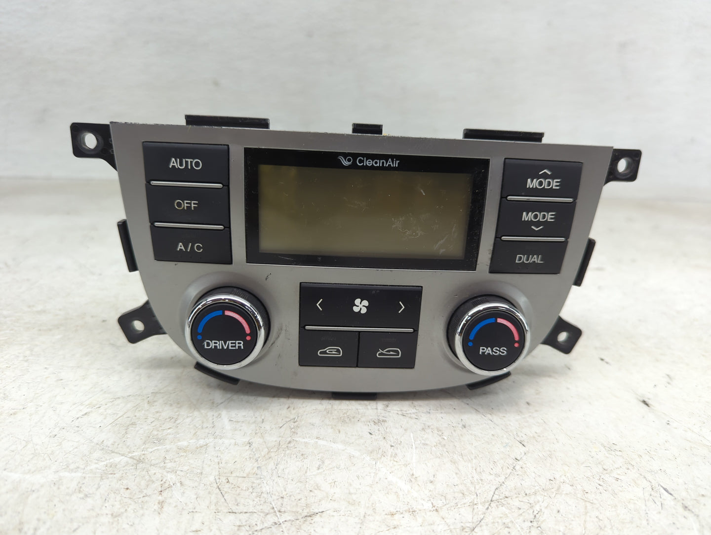 2010-2012 Hyundai Santa Fe Climate Control Module Temperature AC/Heater Replacement P/N:C800-MA9DA 97250-0W357 Fits OEM Used
