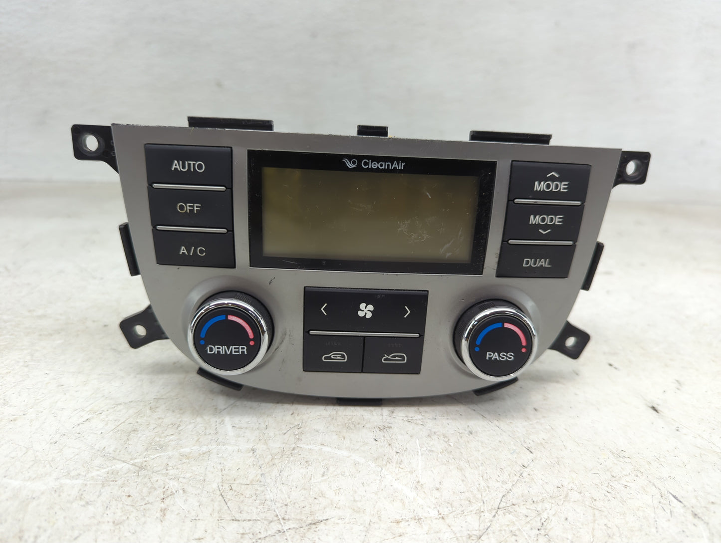2010-2012 Hyundai Santa Fe Climate Control Module Temperature AC/Heater Replacement P/N:C800-MA9DA 97250-0W357 Fits OEM Used