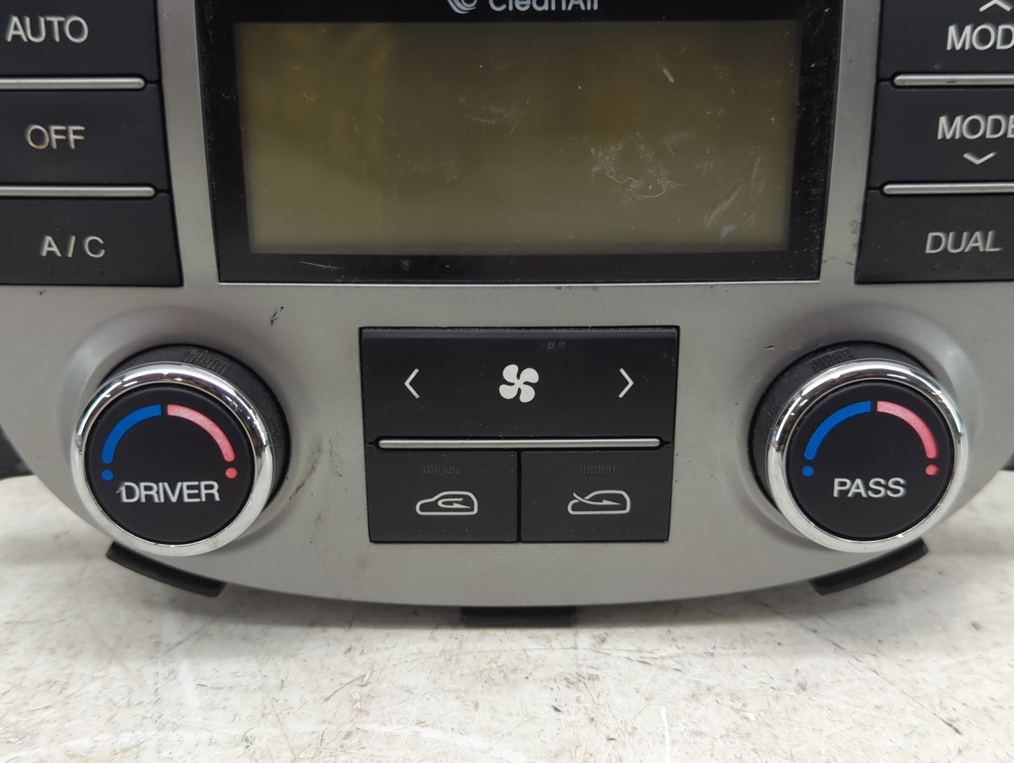 2010-2012 Hyundai Santa Fe Climate Control Module Temperature AC/Heater Replacement P/N:C800-MA9DA 97250-0W357 Fits OEM Used