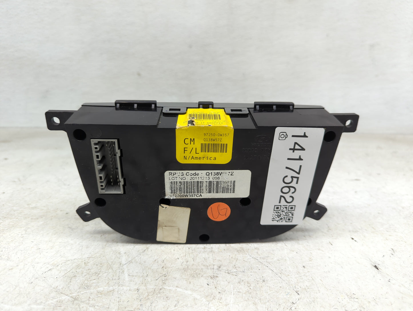 2010-2012 Hyundai Santa Fe Climate Control Module Temperature AC/Heater Replacement P/N:C800-MA9DA 97250-0W357 Fits OEM Used