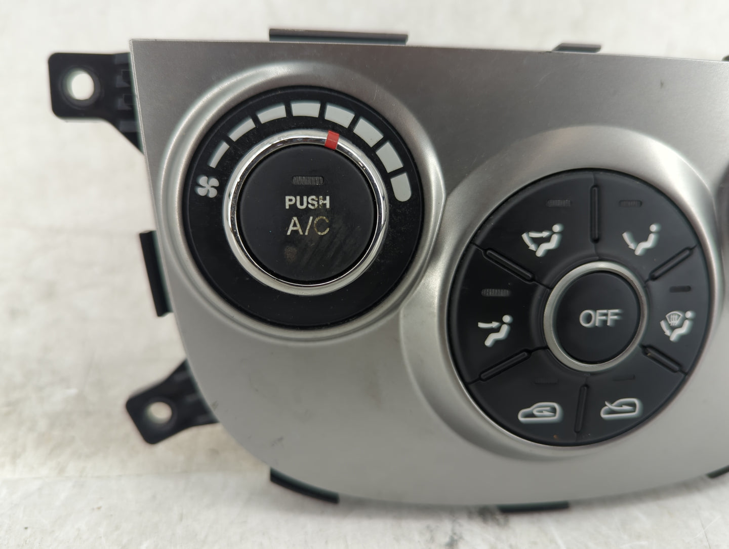 2010-2012 Hyundai Santa Fe Climate Control Module Temperature AC/Heater Replacement P/N:97250-2BXXX Fits Fits 2010 2011 2012