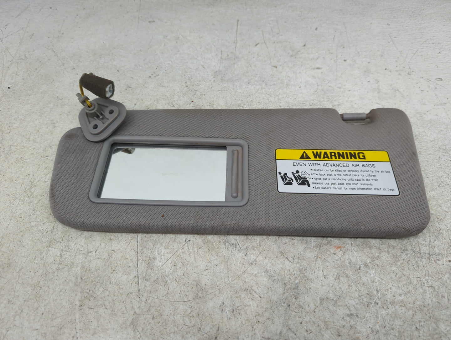 2010-2012 Hyundai Santa Fe Sun Visor Shade Replacement Driver Left Mirror Fits Fits 2010 2011 2012 OEM Used Auto Parts - Oem
