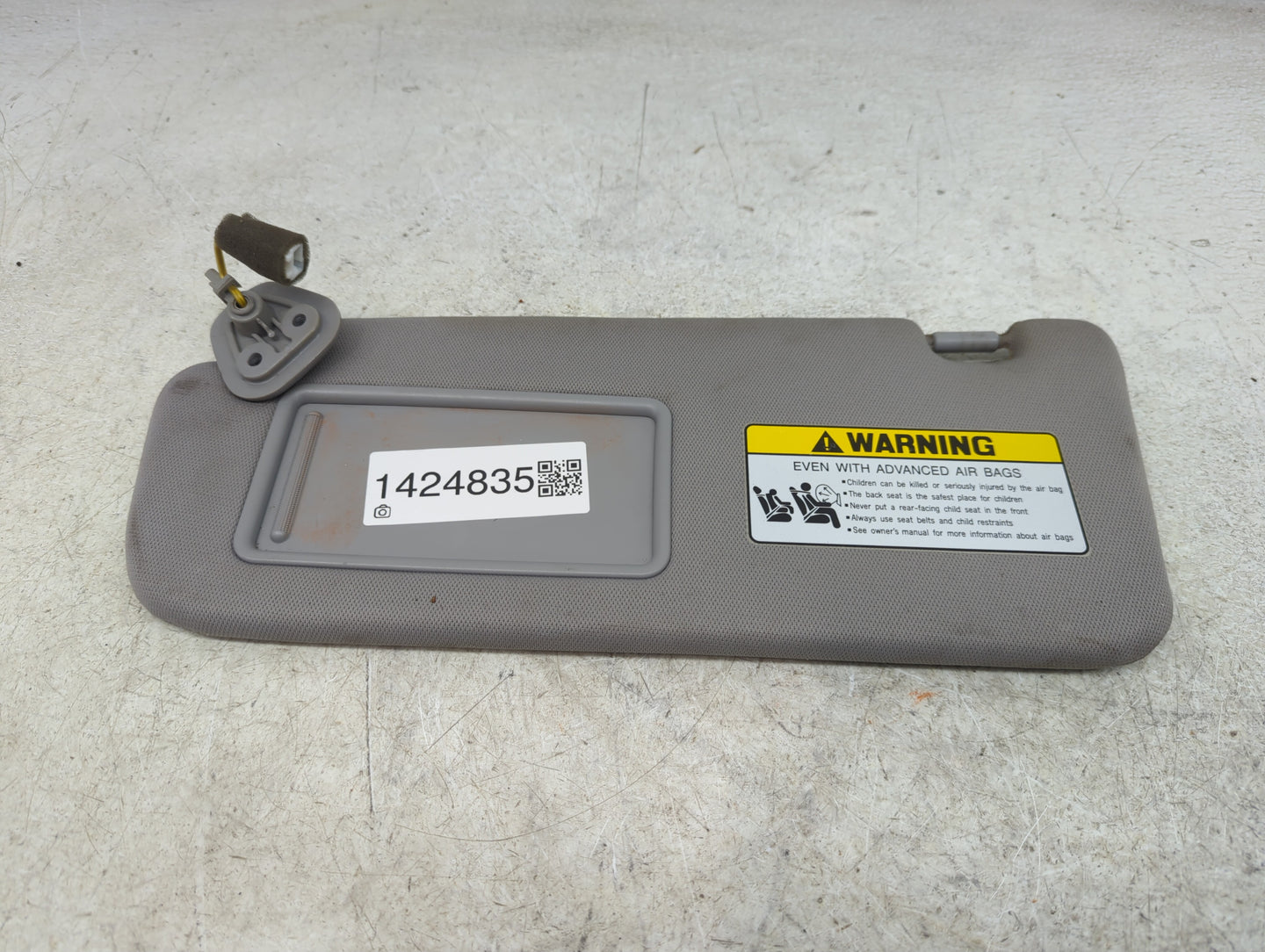 2010-2012 Hyundai Santa Fe Sun Visor Shade Replacement Driver Left Mirror Fits Fits 2010 2011 2012 OEM Used Auto Parts - Oem
