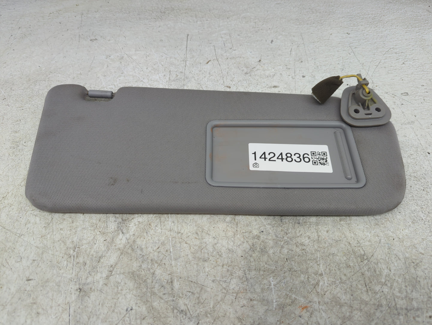 2010-2012 Hyundai Santa Fe Sun Visor Shade Replacement Passenger Right Mirror Fits Fits 2010 2011 2012 OEM Used Auto Parts -