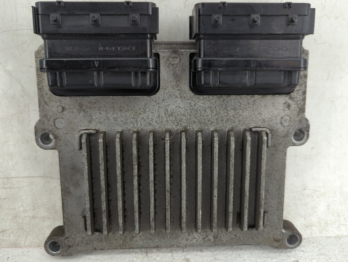 2010-2012 Hyundai Santa Fe PCM Engine Control Computer ECU ECM PCU OEM P/N:39109-3C562, 28330291 Fits Fits 2010 2011 2012 OE