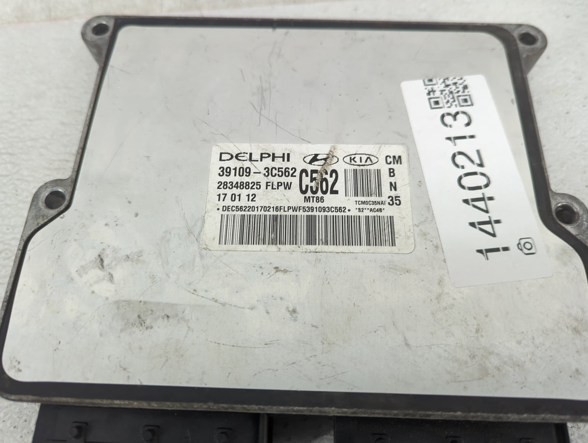2010-2012 Hyundai Santa Fe PCM Engine Control Computer ECU ECM PCU OEM P/N:39109-3C562 28348825 Fits 2010 2011 2012 OEM Used