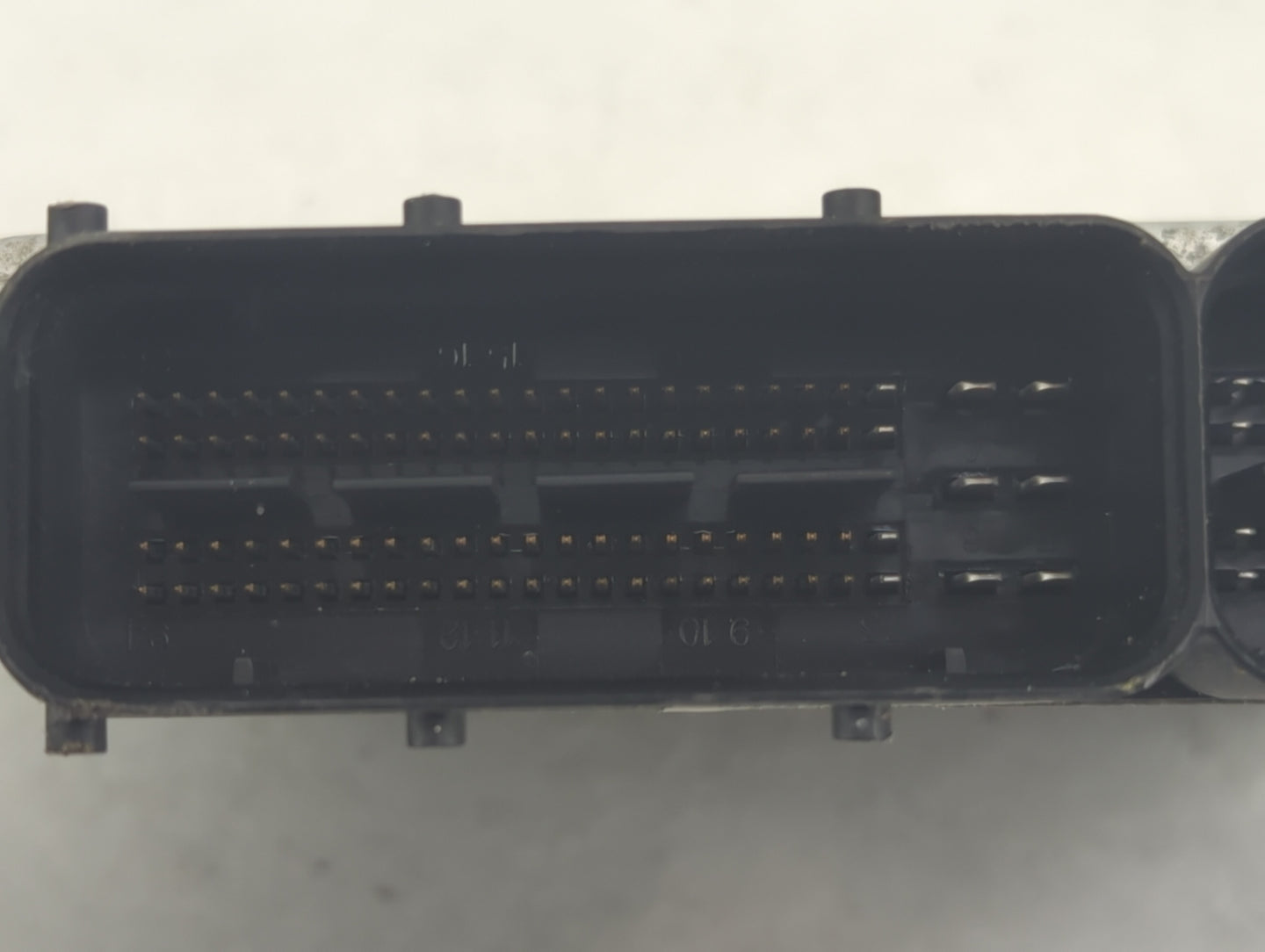 2010-2012 Hyundai Santa Fe PCM Engine Control Computer ECU ECM PCU OEM P/N:39134-2G342 39104-2G342 Fits Fits 2010 2011 2012 