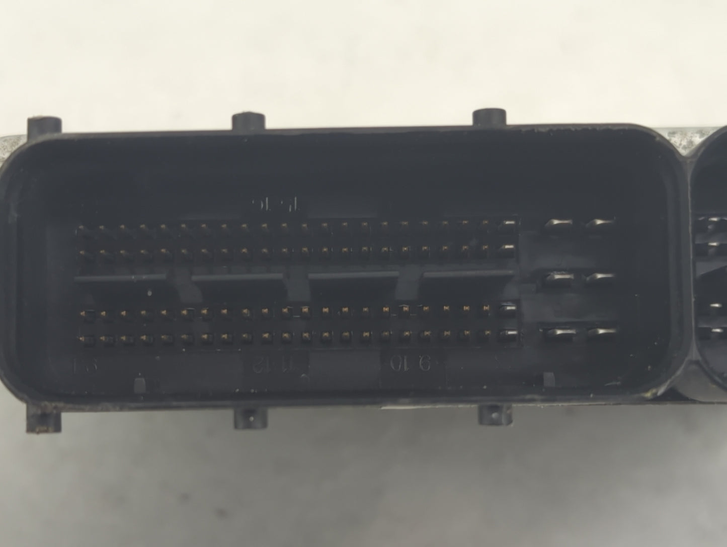 2010-2012 Hyundai Santa Fe PCM Engine Control Computer ECU ECM PCU OEM P/N:39134-2G342 39104-2G342 Fits Fits 2010 2011 2012 