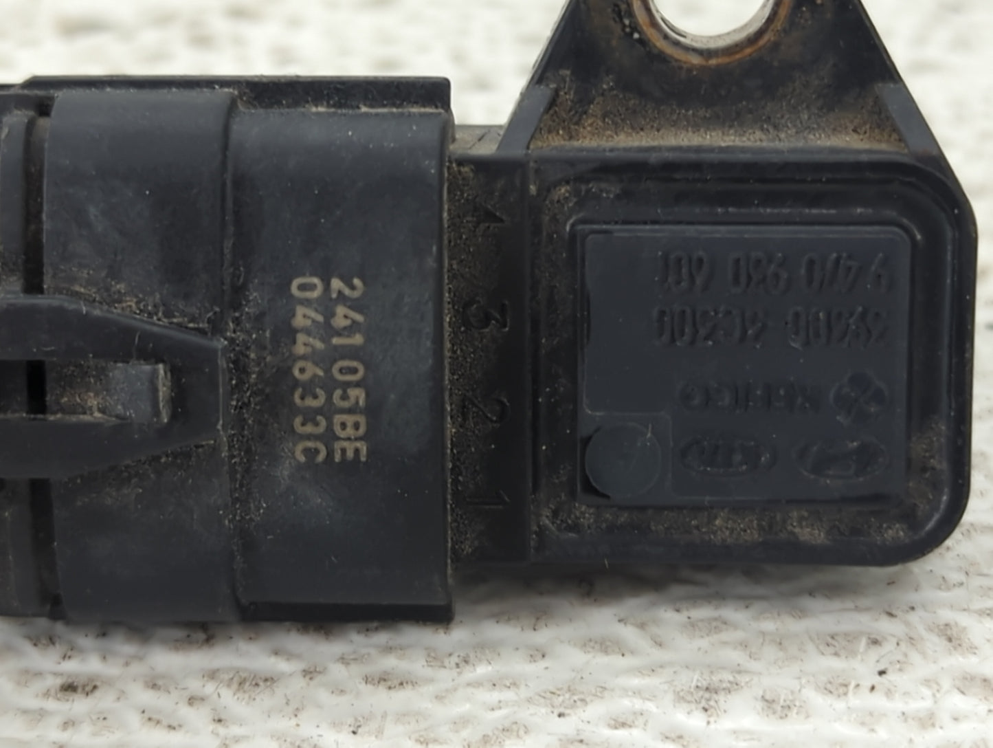2010-2012 Hyundai Santa Fe Mass Air Flow Meter Maf 1487873 - Oemusedautoparts1.com