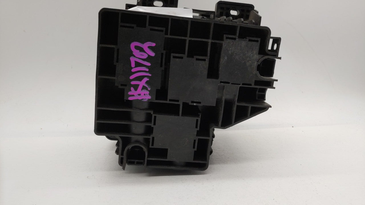 2010-2012 Hyundai Santa Fe Fusebox Fuse Box Panel Relay Module P/N:91115-2B050 91950-2B710 Fits Fits 2010 2011 2012 OEM Used