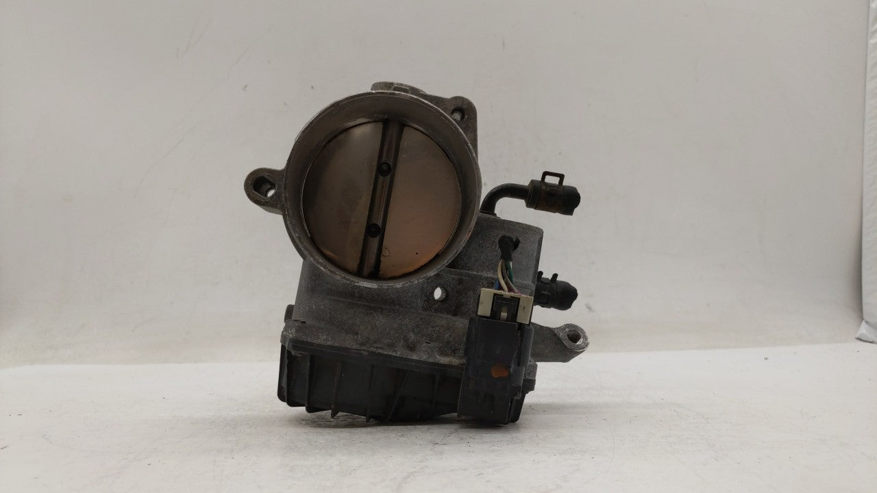 2010-2012 Hyundai Santa Fe Throttle Body P/N:28099075 35100-3C700 Fits Fits 2010 2011 2012 2013 2014 OEM Used Auto Parts - O