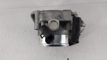 2010-2012 Hyundai Santa Fe Throttle Body P/N:35100-25400 35100-25200 Fits Fits 2006 2007 2008 2009 2010 2011 2012 2013 OEM Used Auto Parts