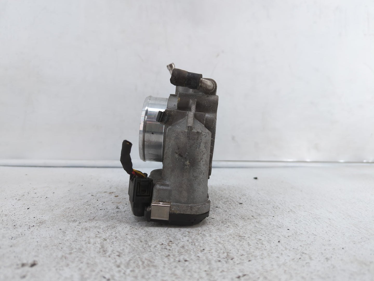 2010-2012 Hyundai Santa Fe Throttle Body P/N:35100-25400 35100-25200 Fits Fits 2006 2007 2008 2009 2010 2011 2012 2013 OEM U