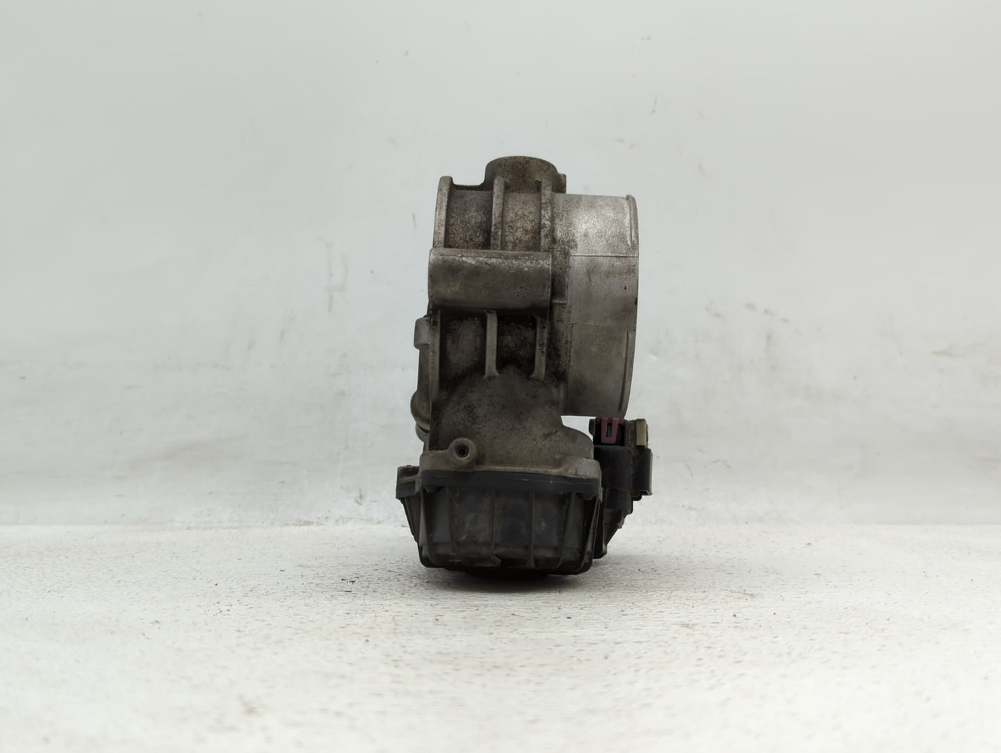 2010-2012 Hyundai Santa Fe Throttle Body P/N:28099075 35100-3C700 Fits Fits 2010 2011 2012 2013 2014 OEM Used Auto Parts - O