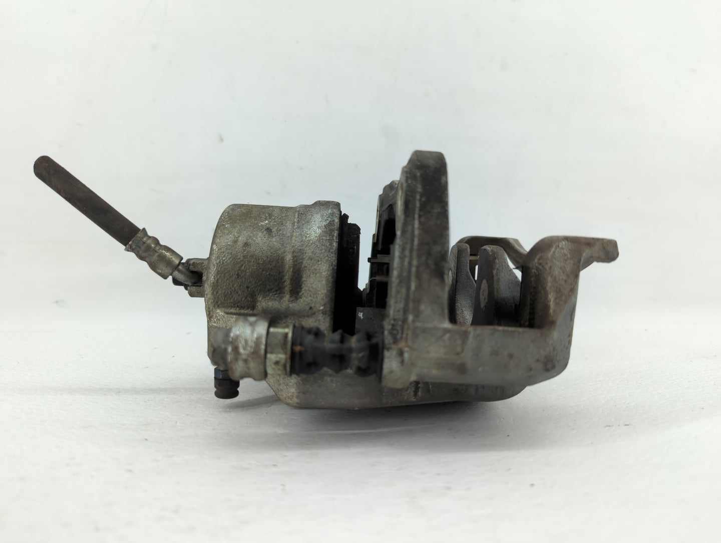 2010-2012 Hyundai Santa Fe Front Driver Left Brake Caliper - Oemusedautoparts1.com
