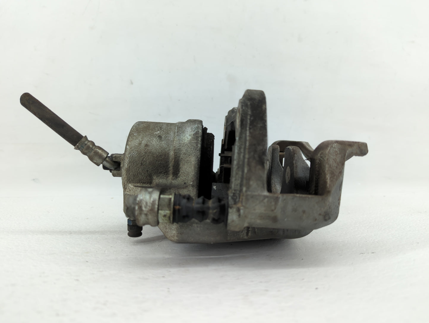 2010-2012 Hyundai Santa Fe Front Driver Left Brake Caliper - Oemusedautoparts1.com
