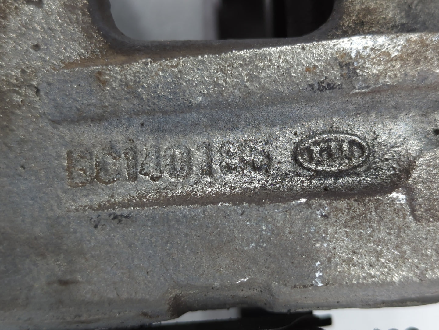 2010-2012 Hyundai Santa Fe Front Driver Left Brake Caliper - Oemusedautoparts1.com
