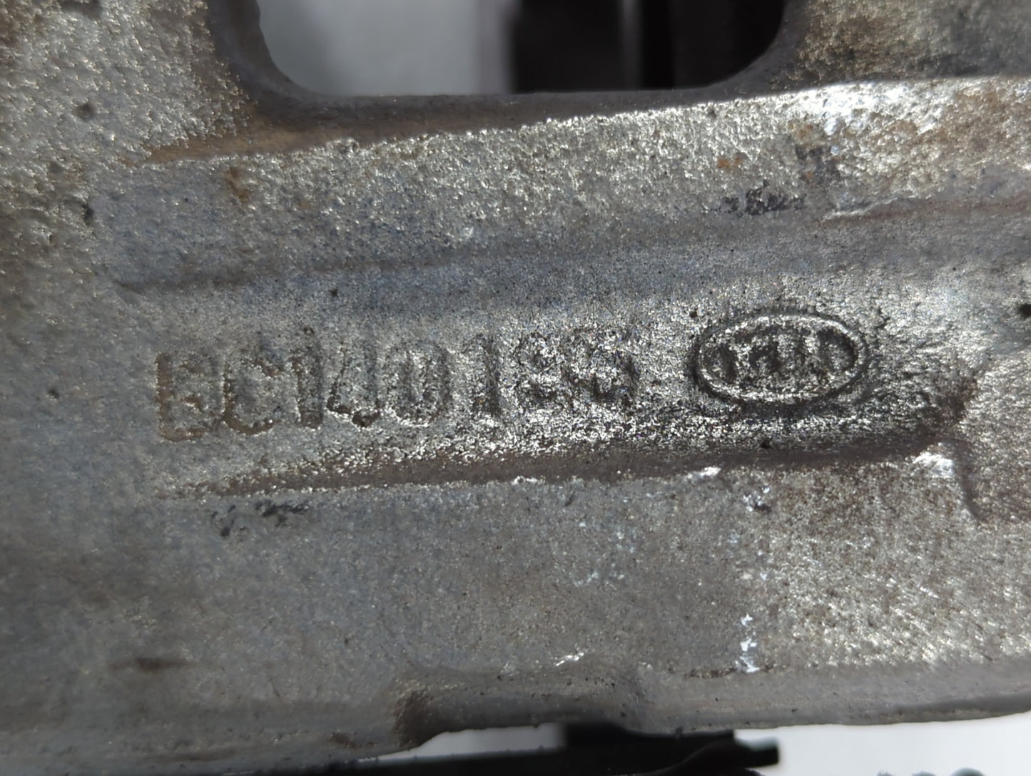 2010-2012 Hyundai Santa Fe Front Driver Left Brake Caliper - Oemusedautoparts1.com