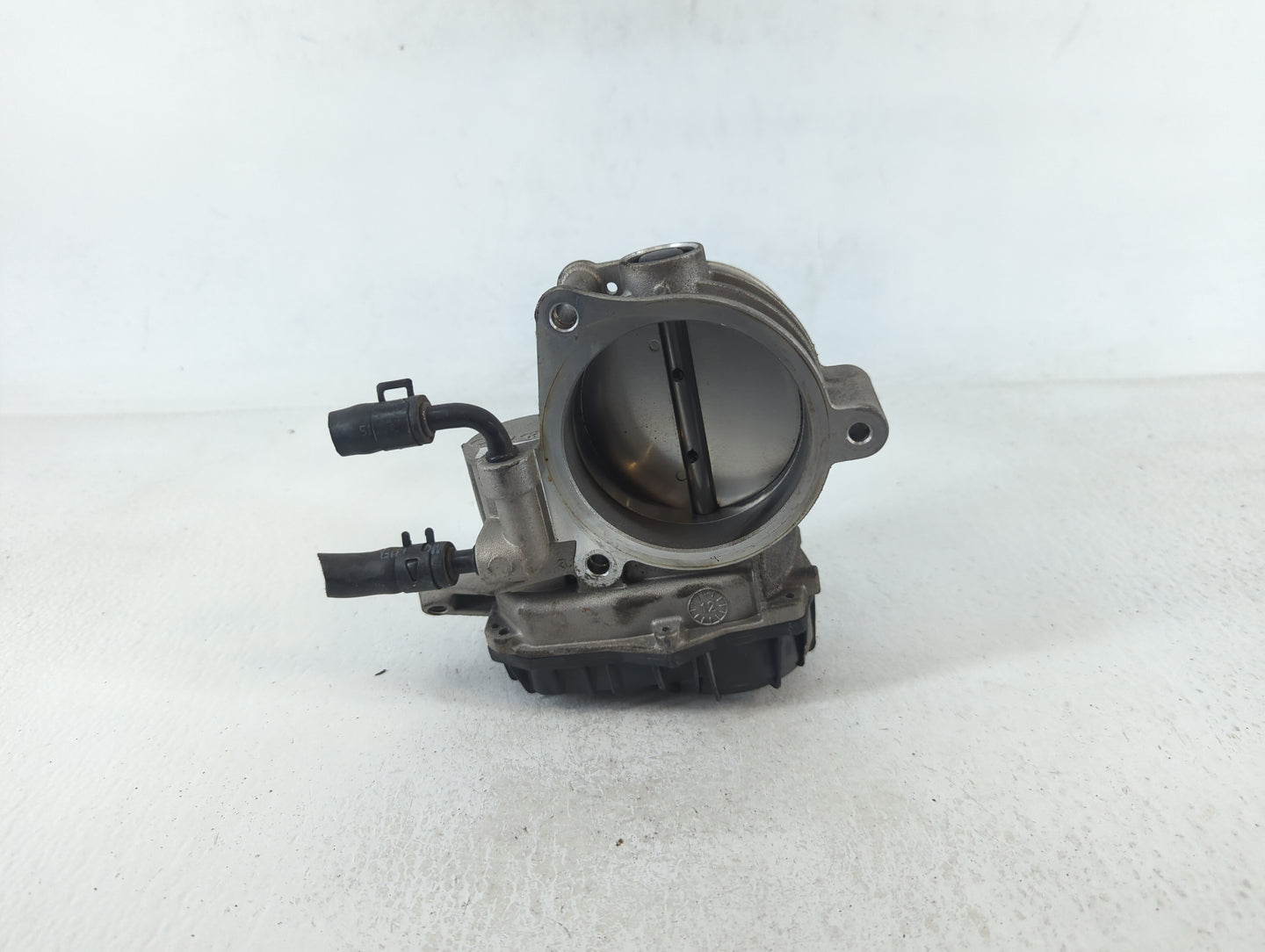 2010-2012 Hyundai Santa Fe Throttle Body P/N:35100-3C700 28099075 Fits Fits 2010 2011 2012 2013 2014 OEM Used Auto Parts - O