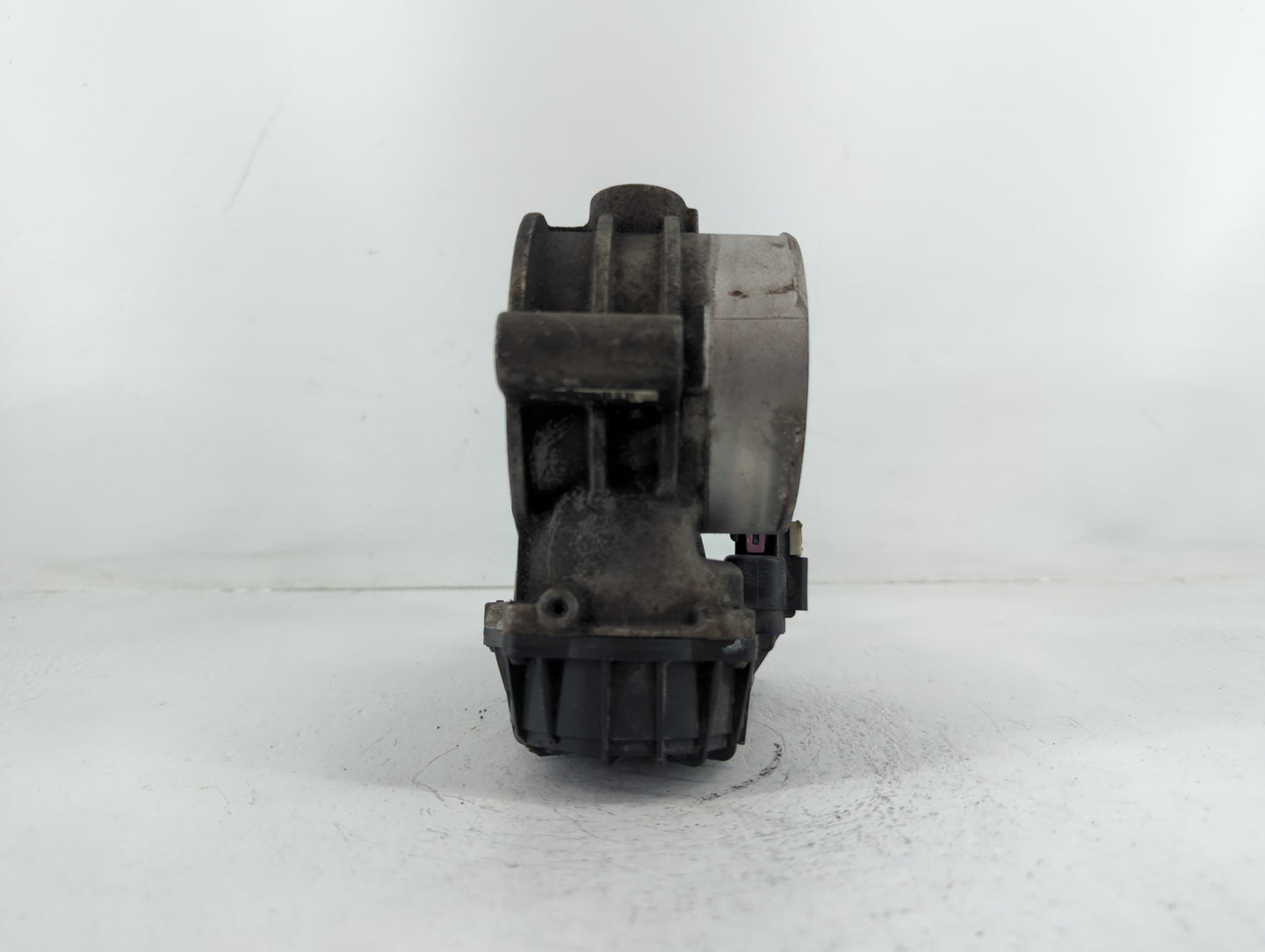 2010-2012 Hyundai Santa Fe Throttle Body P/N:DG6120102B05363 Fits Fits 2010 2011 2012 2013 2014 OEM Used Auto Parts - Oemuse