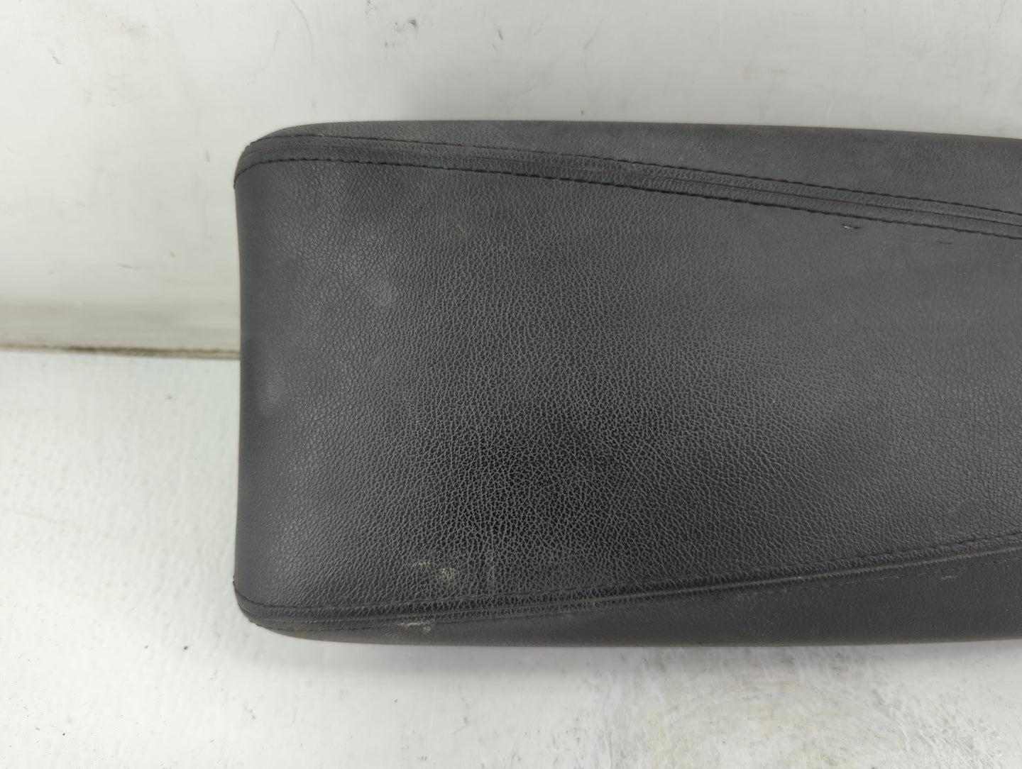 2011-2012 Hyundai Sonata Center Console Armrest Cover Lid Fits Fits 2011 2012 OEM Used Auto Parts - Oemusedautoparts1.com