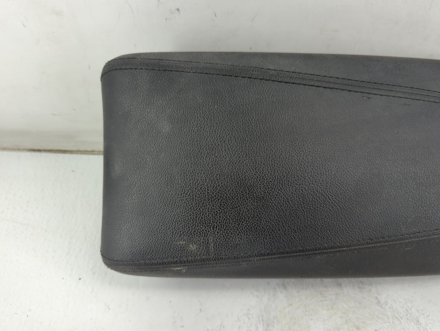 2011-2012 Hyundai Sonata Center Console Armrest Cover Lid Fits Fits 2011 2012 OEM Used Auto Parts - Oemusedautoparts1.com