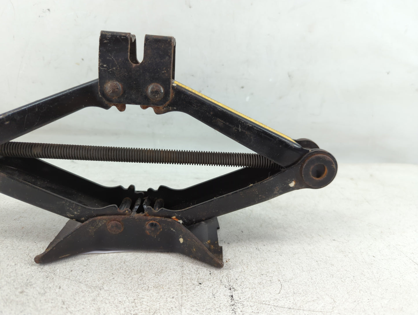 2012 Hyundai Sonata Spare Scissor Car Jack 1067788 - Oemusedautoparts1.com