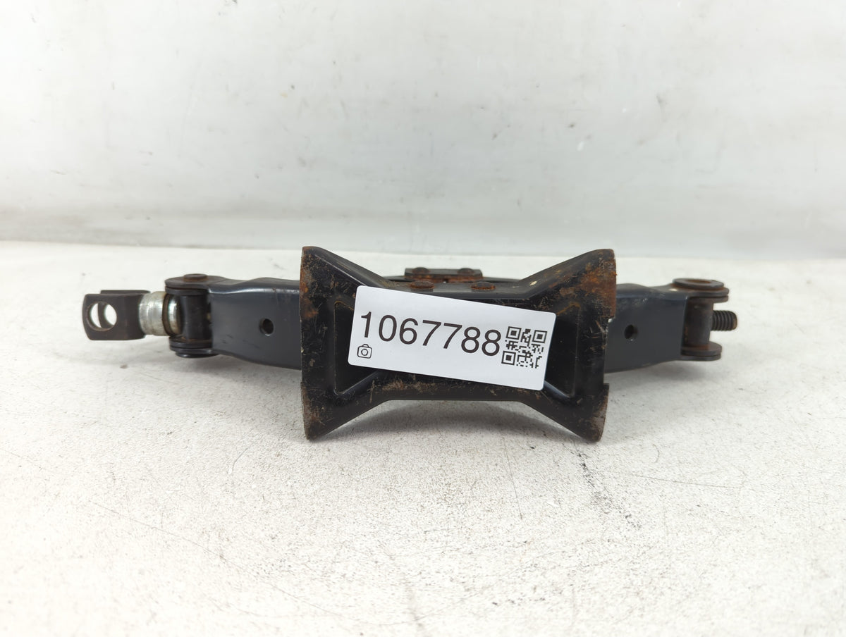 2012 Hyundai Sonata Spare Scissor Car Jack 1067788 - Oemusedautoparts1.com