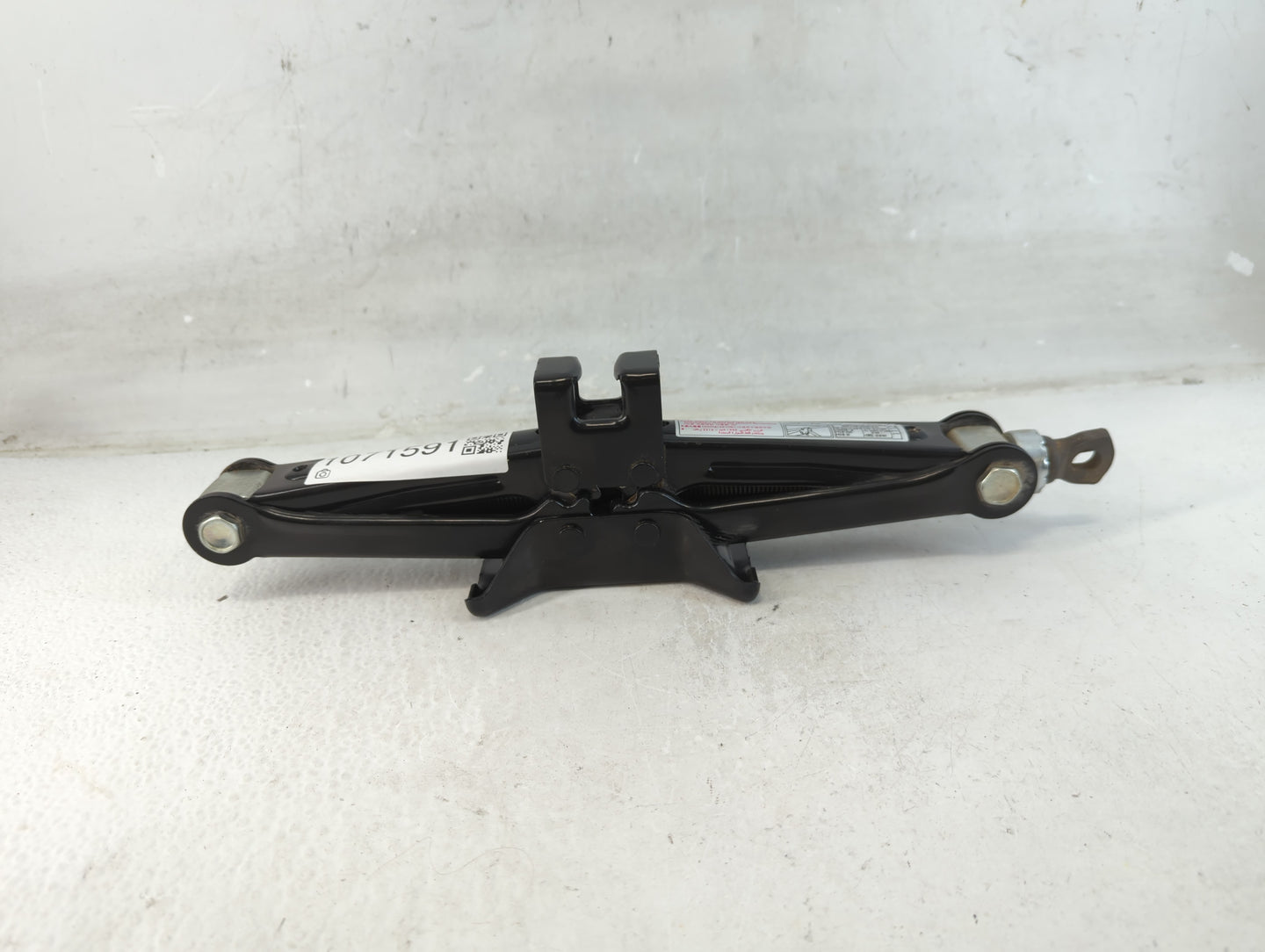 2012 Hyundai Sonata Spare Scissor Car Jack - Oemusedautoparts1.com