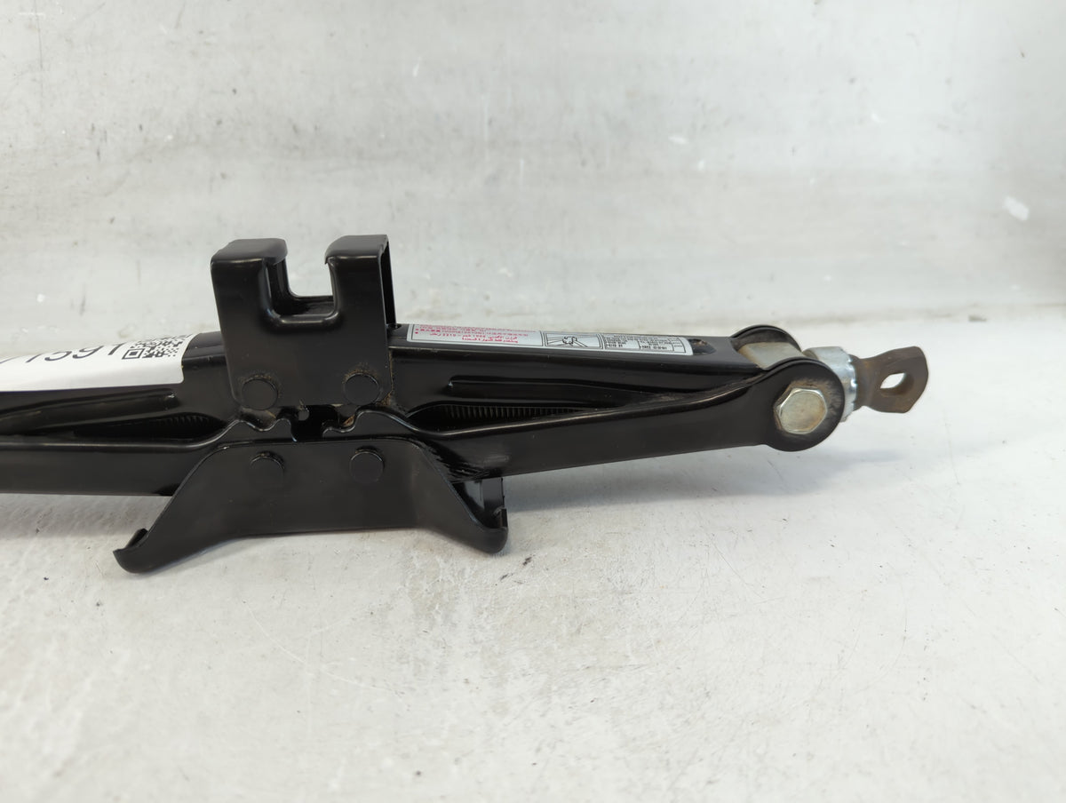 2012 Hyundai Sonata Spare Scissor Car Jack 1071591 - Oemusedautoparts1.com