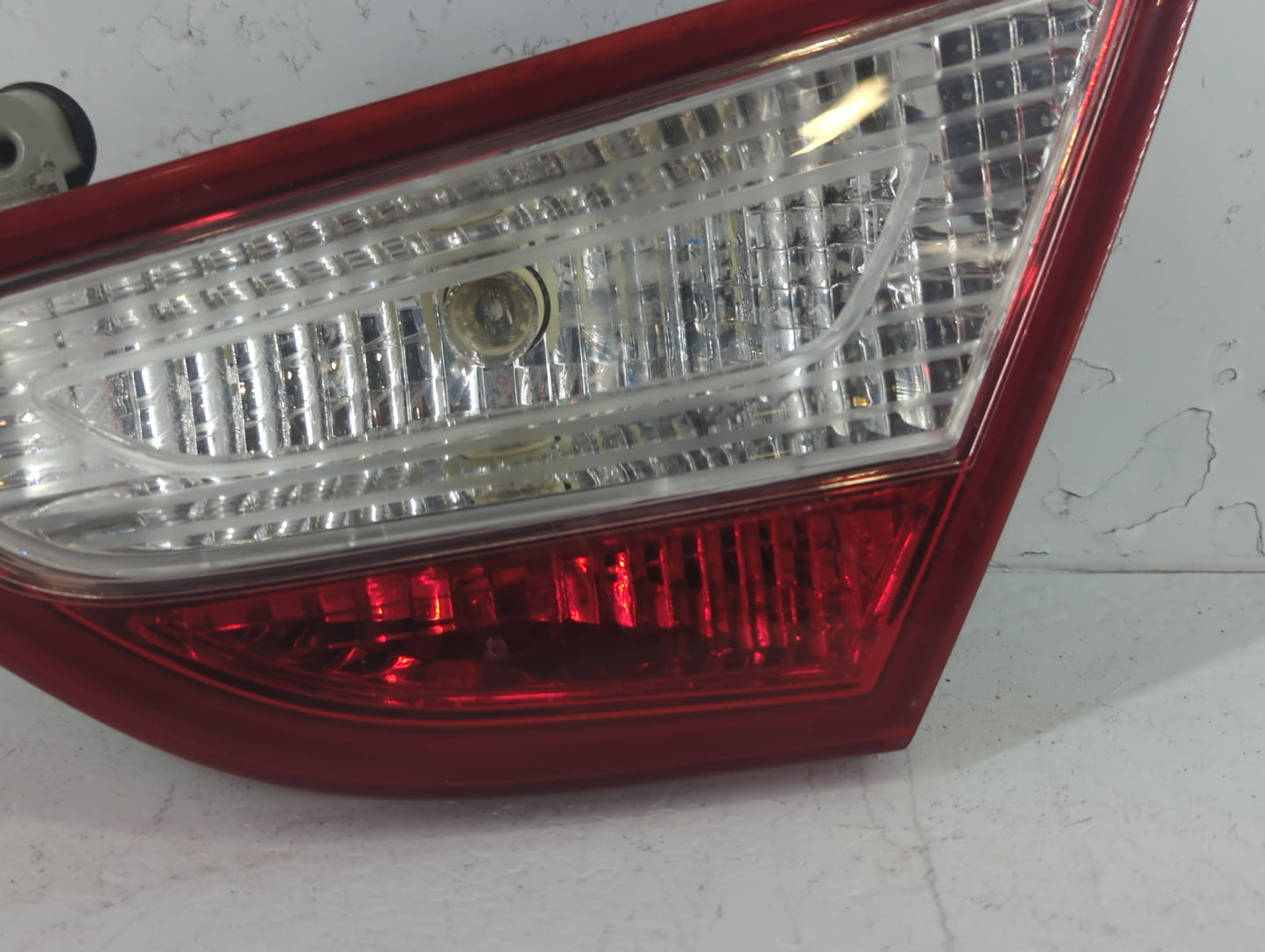 2011-2014 Hyundai Sonata Tail Light Assembly Passenger Right OEM P/N:92404-3Q Fits Fits 2011 2012 2013 2014 OEM Used Auto Pa