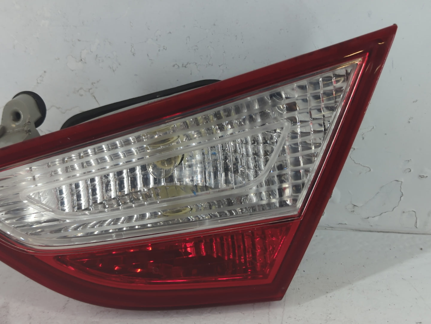 2011-2014 Hyundai Sonata Tail Light Assembly Passenger Right OEM P/N:92404-3Q Fits Fits 2011 2012 2013 2014 OEM Used Auto Pa