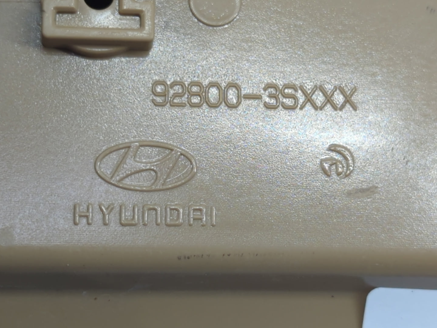 2011-2015 Hyundai Sonata Overhead Roof Console 1093298 - Oemusedautoparts1.com