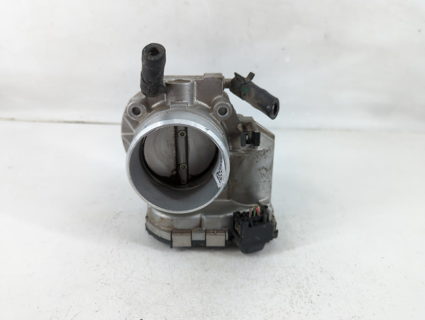 2011-2015 Hyundai Sonata Throttle Body P/N:35100-2G800 Fits Fits 2011 2012 2013 2014 2015 2016 OEM Used Auto Parts - Oemused