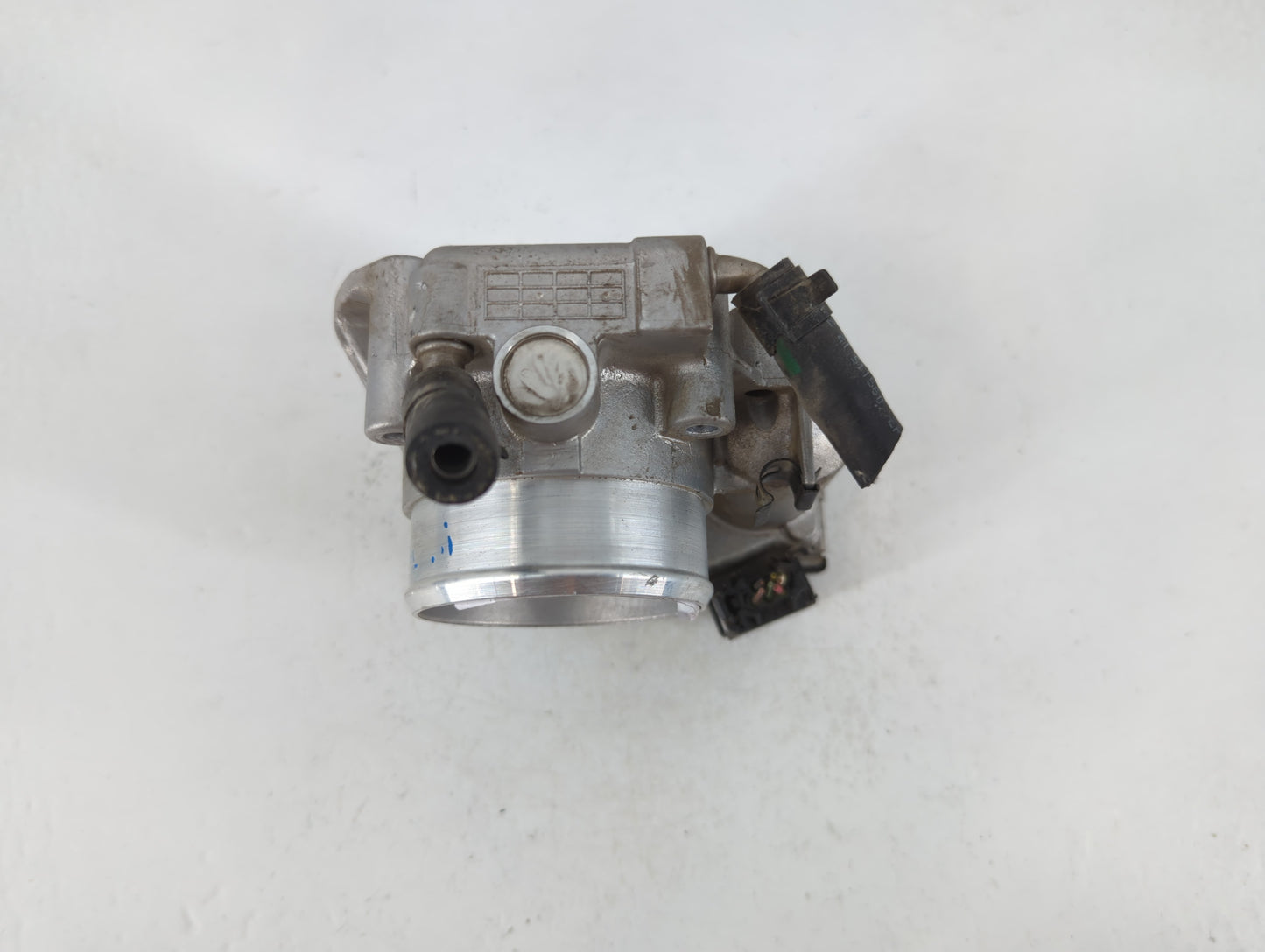 2011-2015 Hyundai Sonata Throttle Body P/N:35100-2G800 Fits Fits 2011 2012 2013 2014 2015 2016 OEM Used Auto Parts - Oemused