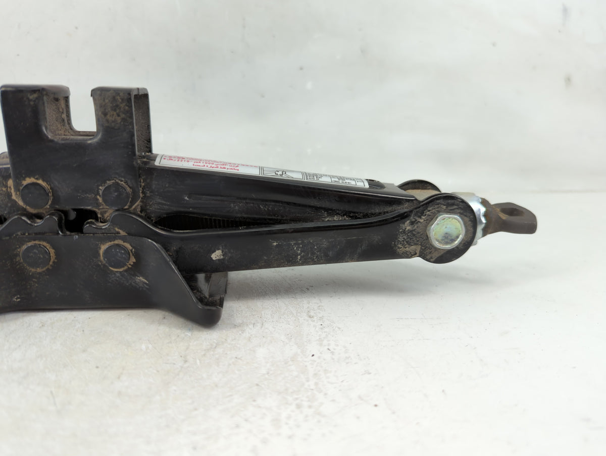 2012 Hyundai Sonata Spare Scissor Car Jack 1123544 - Oemusedautoparts1.com